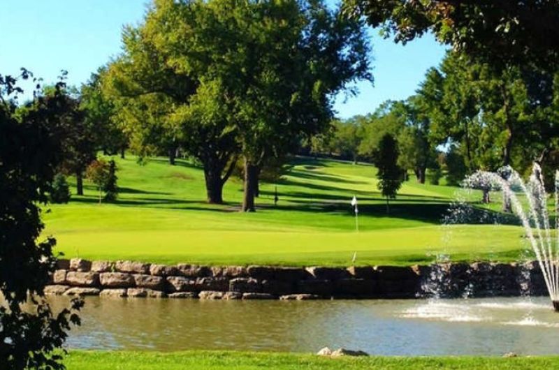 Lake Quivira Country Club