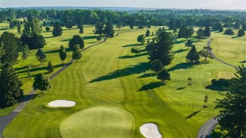 The Club at Twin Lakes